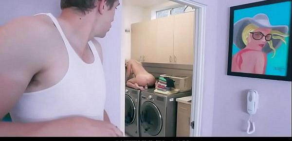  Thick-MILF Stepmom Madelyn Monroe Family Sex Orgasm With Stepson On Washing Machine